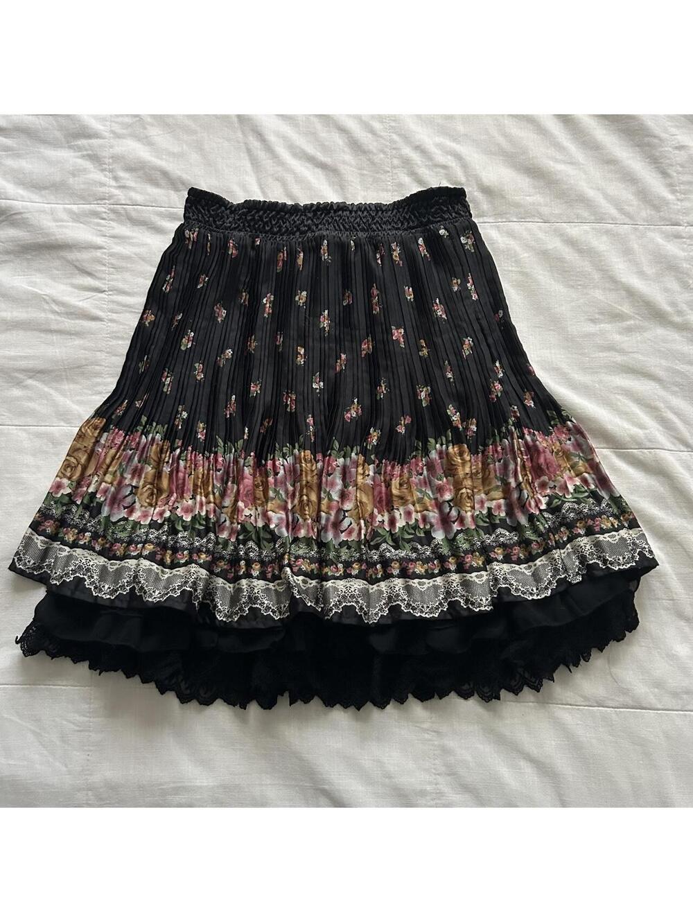 Axes Femme Black Floral Rose Pleated Lace Skirt Size Medium Japan